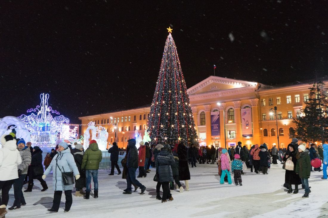 Ново-Cоборная, Новый год ❄, Томские новости, ёлка новособорная праздники гори дед мороз новый год куда сходить В Томске зажгли главную городскую ёлку (ФОТО)