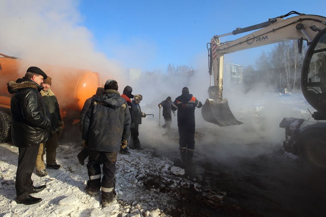 Томские новости, отключение воды отключение отопления авария на теплосетях прорыв трубы В большую часть домов, попавших в зону отключения из-за аварии на теплосетях в Томске, вернулась горячая вода