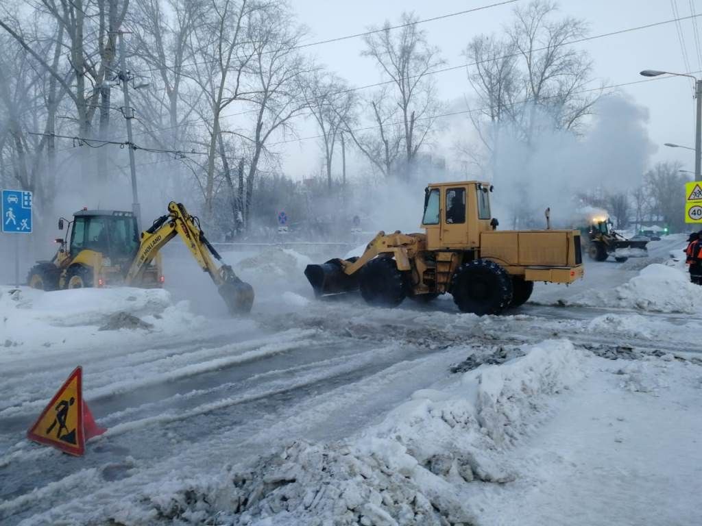 ЖКХ, Томские новости, авария жкх порыв трубы прорвали Ликвидирована коммунальная авария в центре Томска, оставившая без воды шесть многоквартирных домов