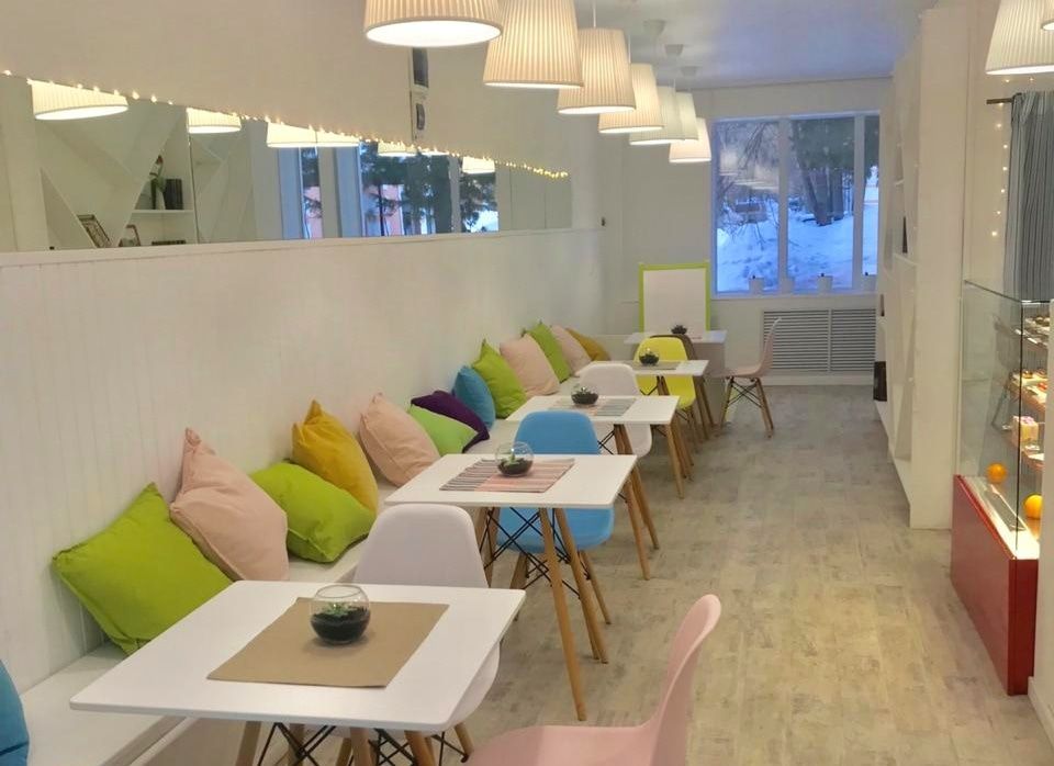 Еда, Томские новости, кофе еда новые заведения куда сходить В Томске открылась кондитерская с эклерами, книгами и лимонадом со вкусом лопуха