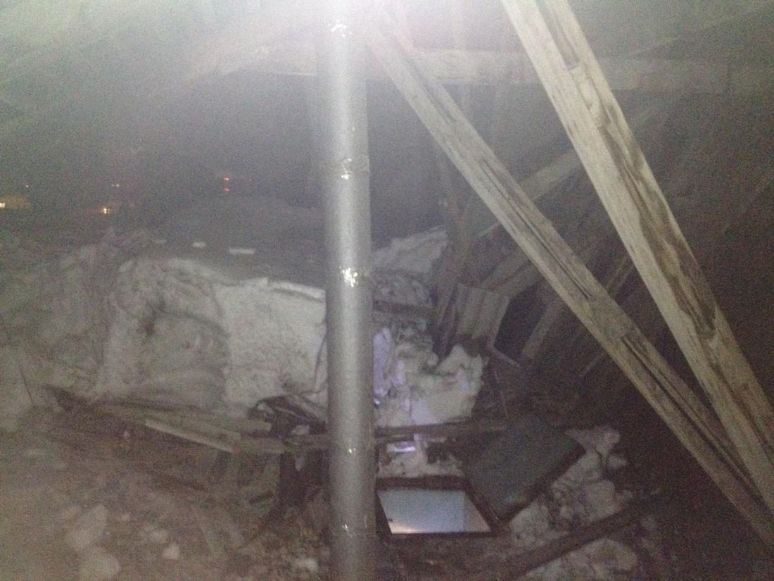 Происшествия, Судебные дела, Томские новости, обвалилась крыша провалилась крыша снег Томские следователи проводят проверку по факту обрушения кровли в томской многоэтажке