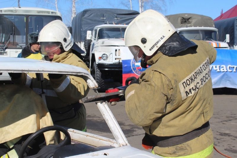 Спорт в Томске, Томские новости, ДТП авария соревнования спасатели В Томске прошли соревнования по ликвидации последствий ДТП (ФОТО)