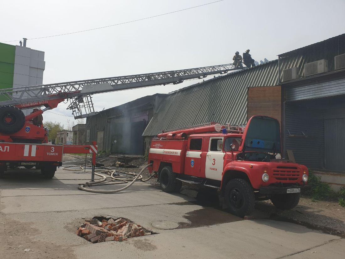 Происшествия, Томские новости, автосервис что горит на герцена пожар рядом с заправкой В здании томского автосервиса произошел пожар (ФОТО)