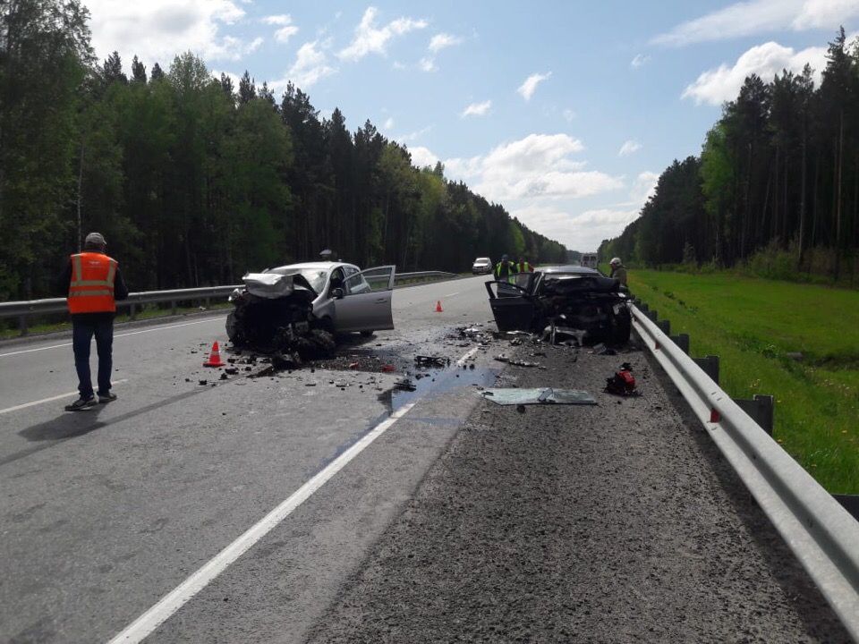 Происшествия, Томские новости, авария ДТП врезались столкнулись пострадали сводка происшествий дорожная обстановка Пять человек пострадали при столкновении встречных иномарок под Томском (ФОТО)