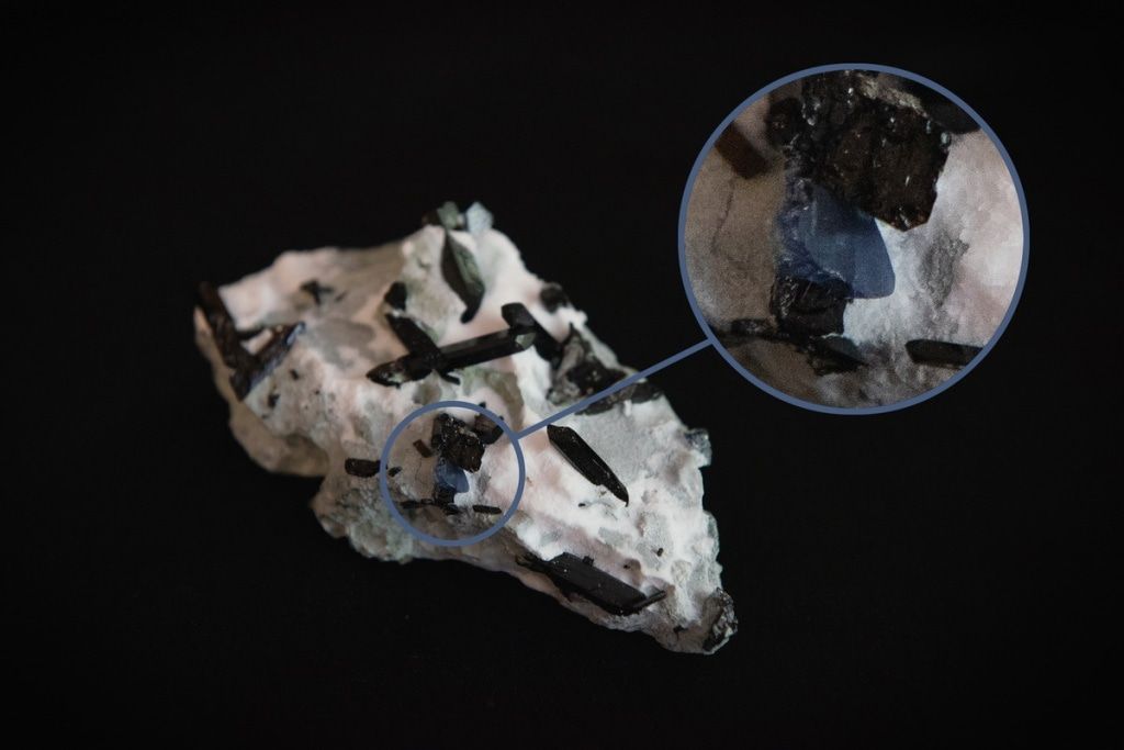 Образование и наука, ТГУ, Томские новости, ТГУ минералы музеи Томска водопровод В музее томского госуниверситета появился редчайший в мире минерал и «золото дураков» (ФОТО)