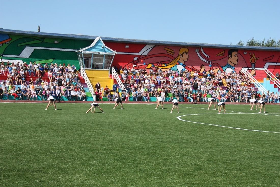 Томские новости, Томскнефть ВНК, стадион дорожки Томскнефть благоустройство В Парабели после реконструкции открылся стадион (ФОТО)