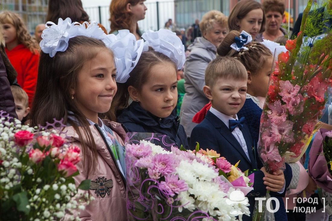 Коронавирус (Covid-19), Образование и наука, Праздники, Социальная сфера, Томские новости, линейки торжественные линейки начало учебного года учимся ли мы первого сентября В День знаний в школах Томска пройдут торжественные линейки