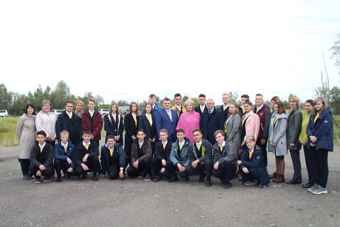 Томские новости, Томскнефть ВНК, митинг нефть праздники отмечают день нефтяника В Стрежевом прошел митинг, посвященный Дню работников нефтяной и газовой промышленности (ФОТО)