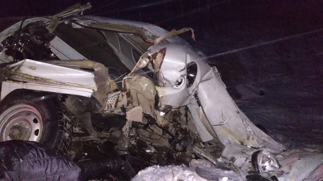 Происшествия, Томские новости, авария ДТП врезались пострадали сводка происшествий смертельное ДТП аварии дорожная обстановка Двое погибли при столкновении УАЗа и КамАЗа на томской трассе