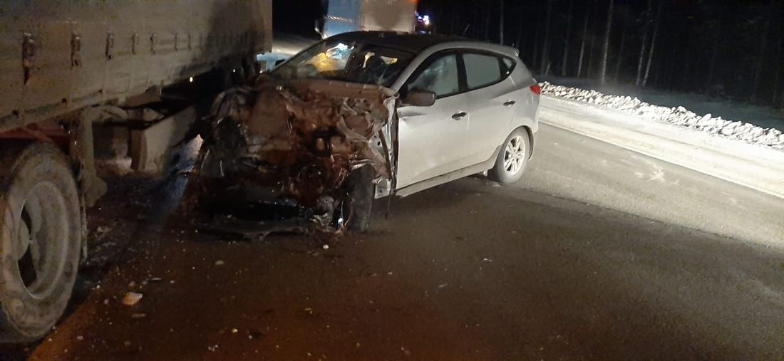 Происшествия, Томские новости, авария ДТП врезались пострадали сводка происшествий дорожная обстановка Отлетевшее от грузовика колесо инициировало ДТП с пятью автомобилями на трассе под Томском