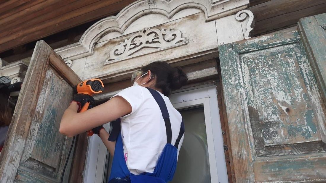 Городское благоустройство, Деревянная архитектура, Томские новости, томск карташова красноармейская подорова раскрась томск волонтеры культуры Проект «Раскрась Томск» начал работы на фасадах деревянных зданий в историческом районе города