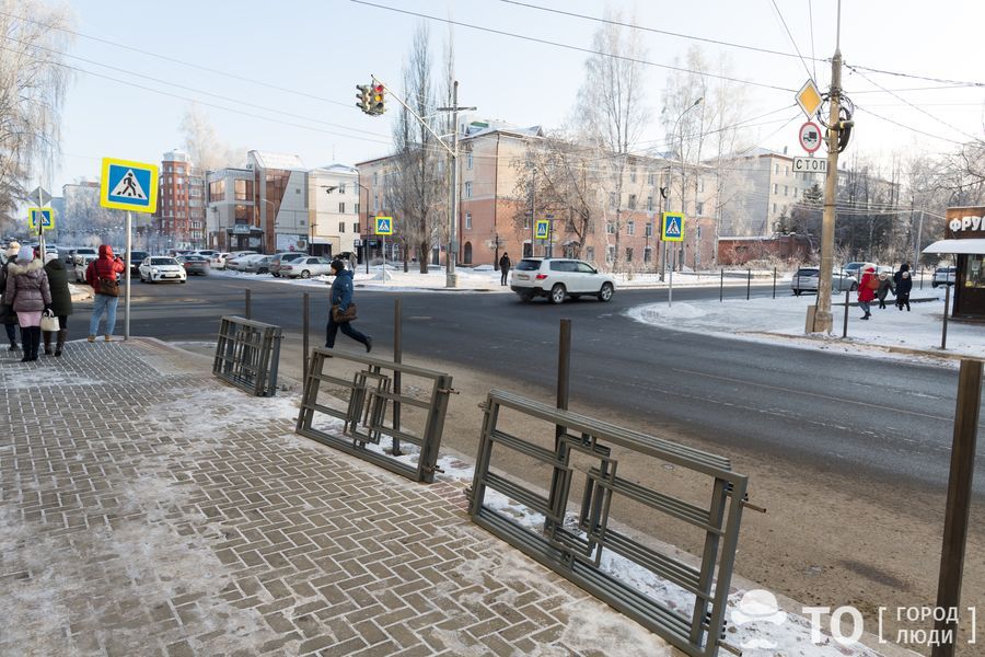 Заборы и благоустройство: в Томске на Усова начали устанавливать ограждения