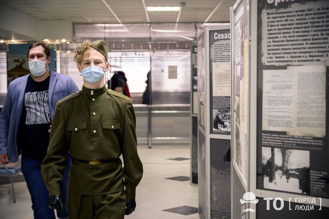 День Победы, Культура в Томске, Томские новости, день победы праздники выставка фашисты архивы история Томской области кареведение фронтовики ветеран В Томске открылась выставка уникальных архивных документов «Без срока давности»