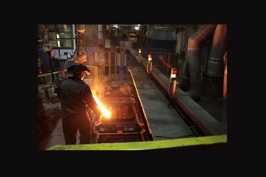 «Сибэлектромотор»: 10 кадров из прошлой жизни завода