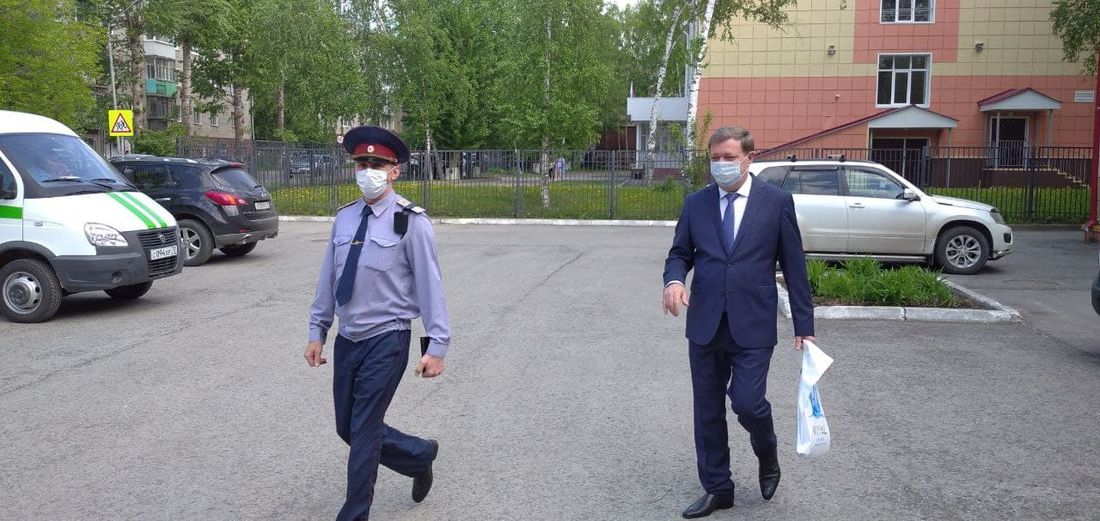 Дело Кляйна, Судебные дела, Томские новости, судя кляйн коррупция мэр томска арестовали задержали Обвиняемого в превышении должностных полномочий мэра Томска доставили в зал суда