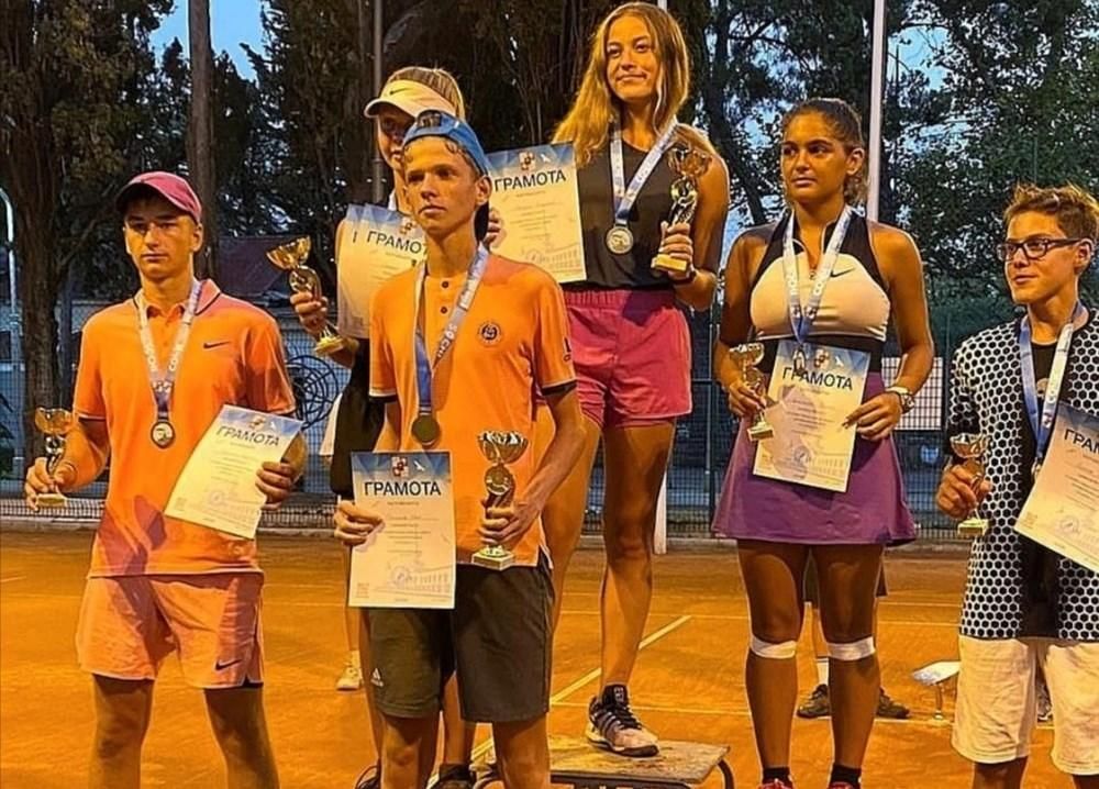 Награды и назначения, Спорт, Спорт в Томске, Томские новости, Томск спорт спортсменка теннис клуб чемпион турнир Томская теннисистка выиграла «золото» на турнире в Сочи