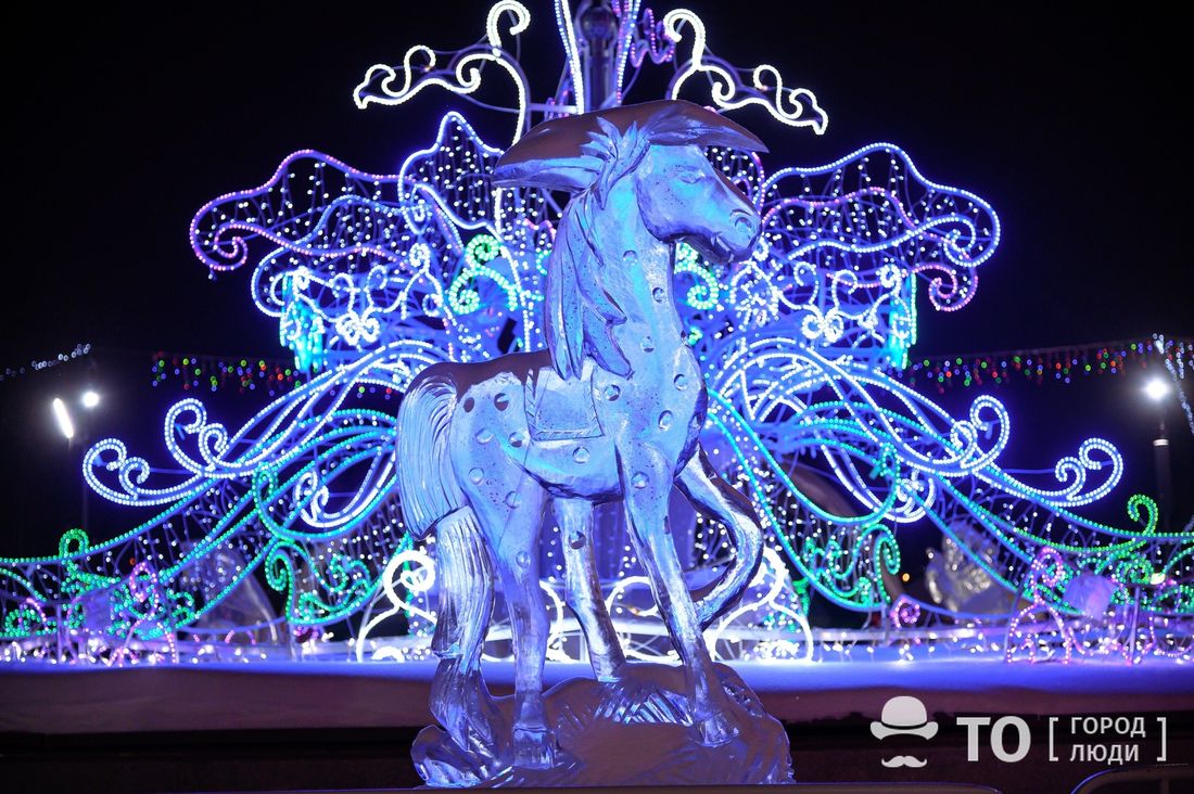 Новый год ❄, Томские новости, томск новый год праздник ново0срборная площадь хрустальный томск ледовые скульптуры фестиваль Томичи выберут лучшую ледовую скульптуру на Ново-Соборной площади