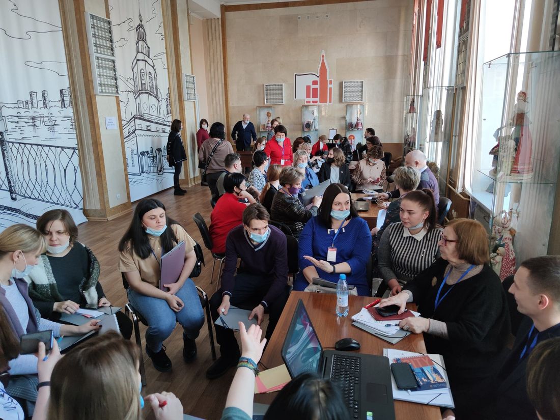 Книги в Томске, Томские новости, образование библиотеки конкурсы фонд прохорова обучение гранты Томские библиотекари и музейные работники смогут принять участие в образовательном семинаре