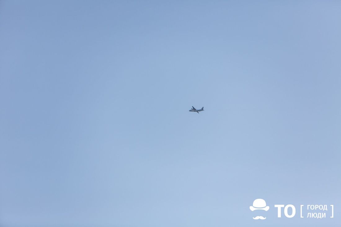 Путешествия, Томские новости, авиакомпания красавиа Стрежевой самолет полет перелет маршруты рейсы «КрасАвиа» в июле добавит дополнительный рейс из Стрежевого в Томск