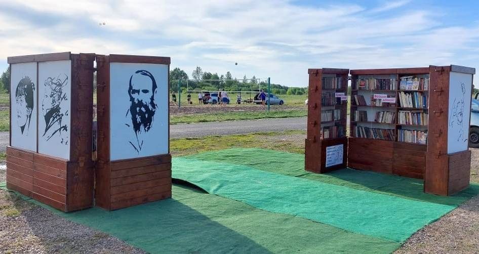 Книги, Книги в Томске, Отдых, Томские новости, библиотека книги пляж томск семейкин остров новости интересное На Семейкином острове начала работу «Библиотека на песке»