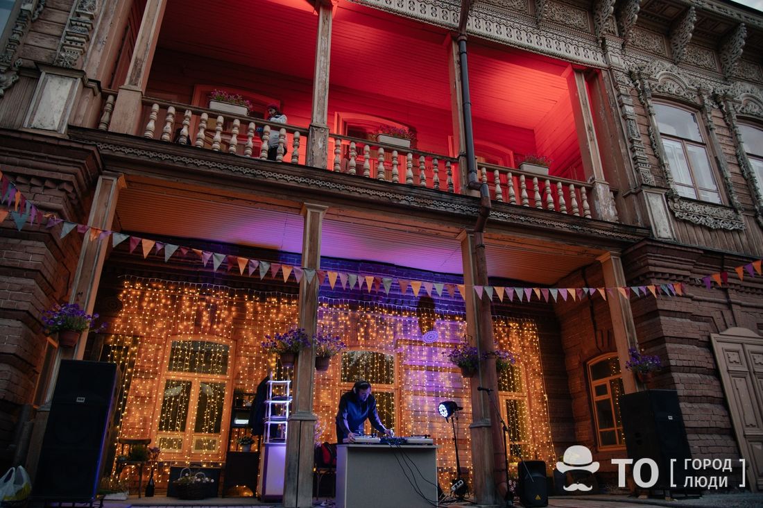 Креативный город, Культура в Томске, Томские новости, мост томск новости интересное куда сходить афиша искусство художники Арт-маркет, лекции и вечеринка. Как в томском Доме искусств проводили «Мост»