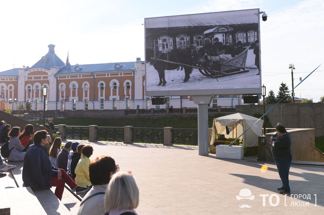 «Макушин Медиа», Книги, Книги в Томске, Культура в Томске, Томские новости, фестиваль лекции локальная история краеведение в Томске обучение куда сходить мероприятия на набереж Автор «Погрома» Сергей Мальцев выступил перед томичами с лекцией