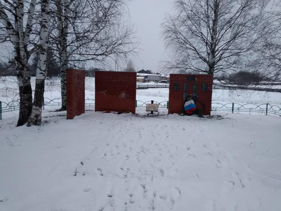 Происшествия, Томские новости, памятник сорвали крест таблички репрессии происшествия В селе Томской области неизвестные повредили мемориальный комплекс жертвам польских репрессий