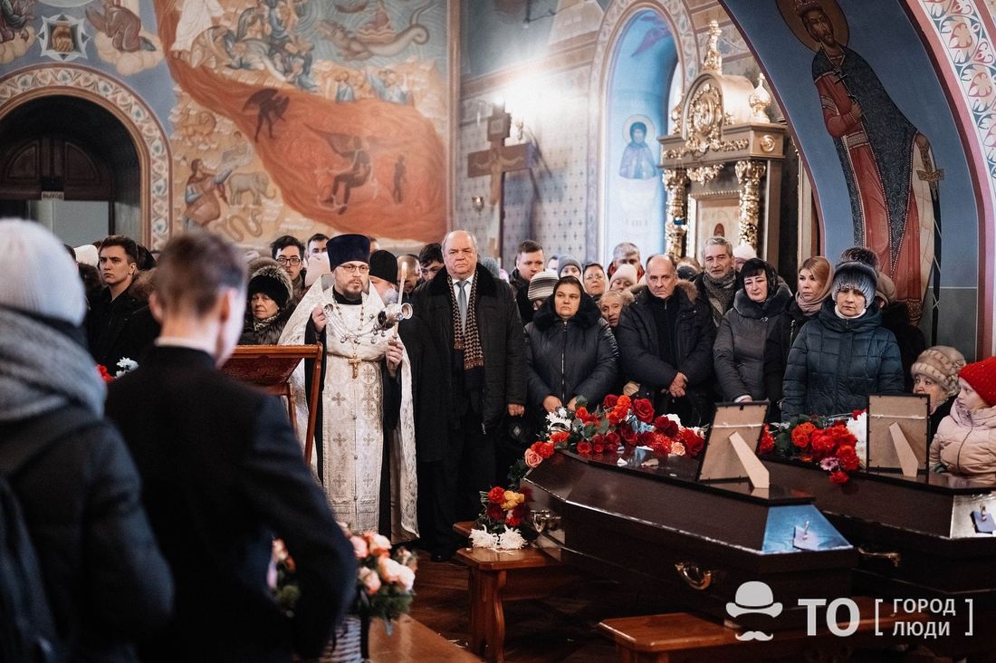 Томские новости, авария ДТП врезались сводка происшествий жесть Томска инциденты дорожная обстановка некрологи отпева В Томске простились с медиками, погибшими в аварии