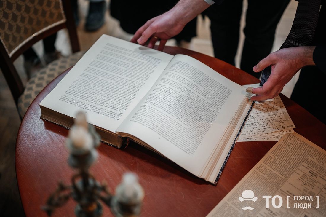 Город, Книги, Книги в Томске, Книгоиздатели, томск библиотека дискуссия о белых перчатках книги нб тгу интересное новое факты Ради красивой картинки: нужны ли в работе со старыми книгами белые перчатки?
