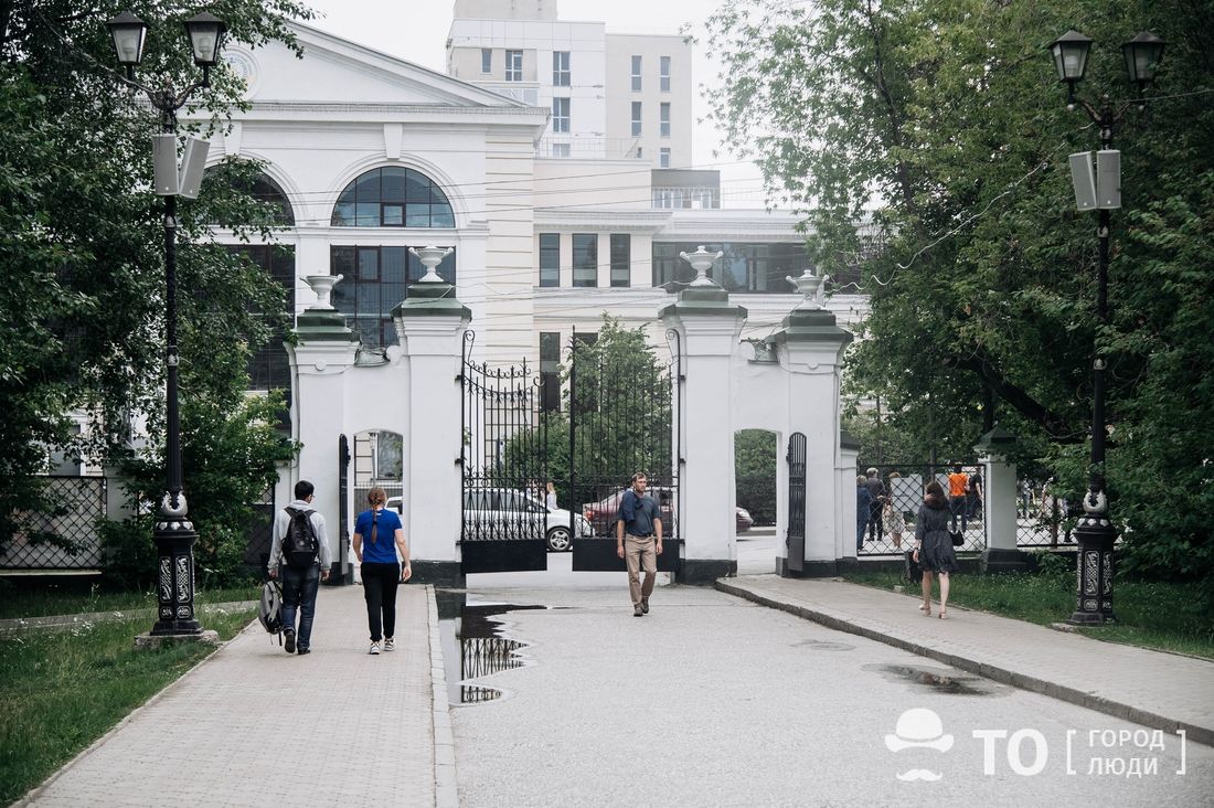 ТГУ, Томские новости, университетская роща томск тгу новости интересное куда сходить фонарь ремонт В Томске на месяц закрыли главный ход в Университетскую рощу