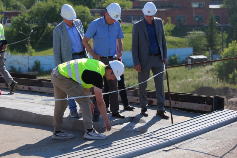 Дороги, Томские новости, томск дороги асфальтирование коммунальный мост ратнер ремонт На следующей неделе начнется асфальтирование второй стороны Коммунального моста в Томске