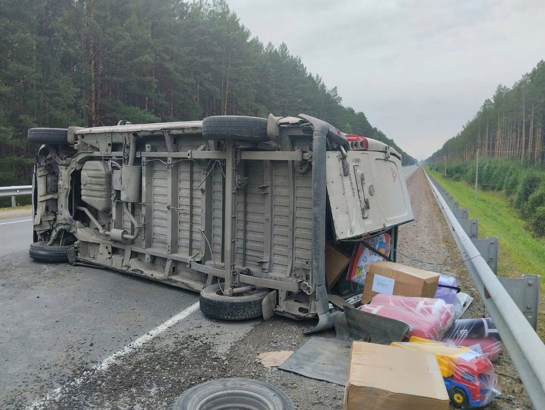 Происшествия, Томские новости, авария ДТП интересные новости сводка происшествий жесть Томска дорожная обстановке Фургон опрокинулся на подъезде к Томску