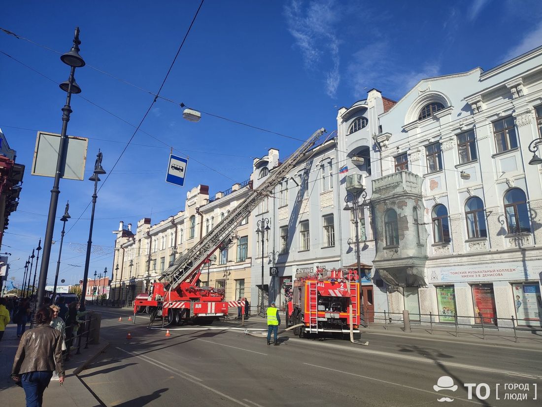 Происшествия, Томские новости, пожар горит сводка происшествий интересные новости Томска В Томске ликвидировали пожар в здании музыкального колледжа им. Денисова