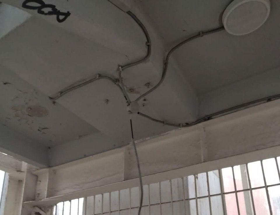 Город, Городское благоустройство, Томские новости, происшествие стены переход повредили интересные новости Томска жесть города В Томске неизвестные повредили освещение в переходе на пр. Фрунзе