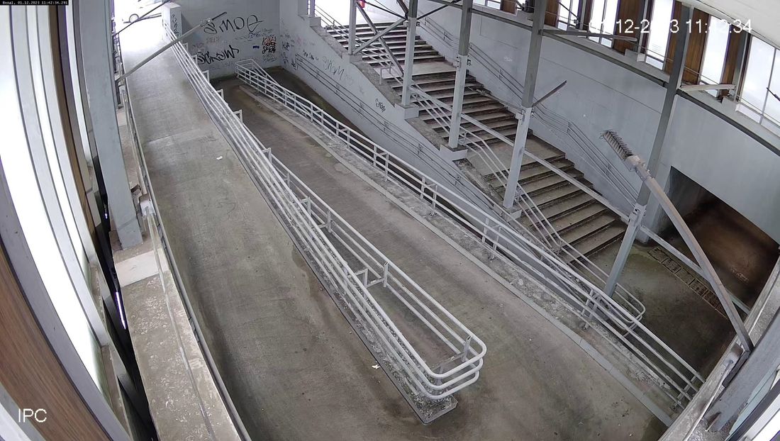 Безопасность, Дороги, Томские новости, камеры дороги безопасность проход переход интересные новости Томска вандалы надписи В томском подземном переходе на ул. Пушкина установили камеры