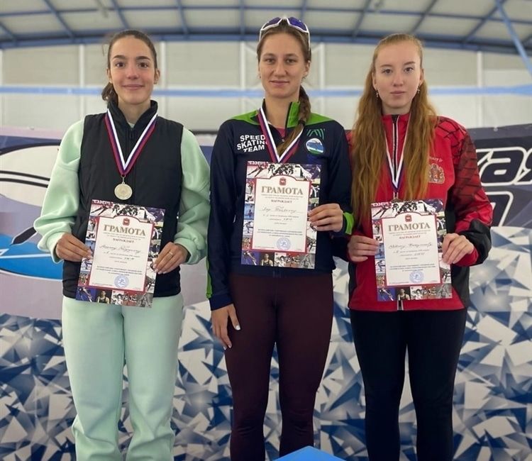 Спорт, Спорт в Томске, Томские новости, спорт коньки турнир интересные новости Томска томский спорт соревнования Спортсменка из Томской области взяла медали «Летнего Кубка Союза конькобежцев»