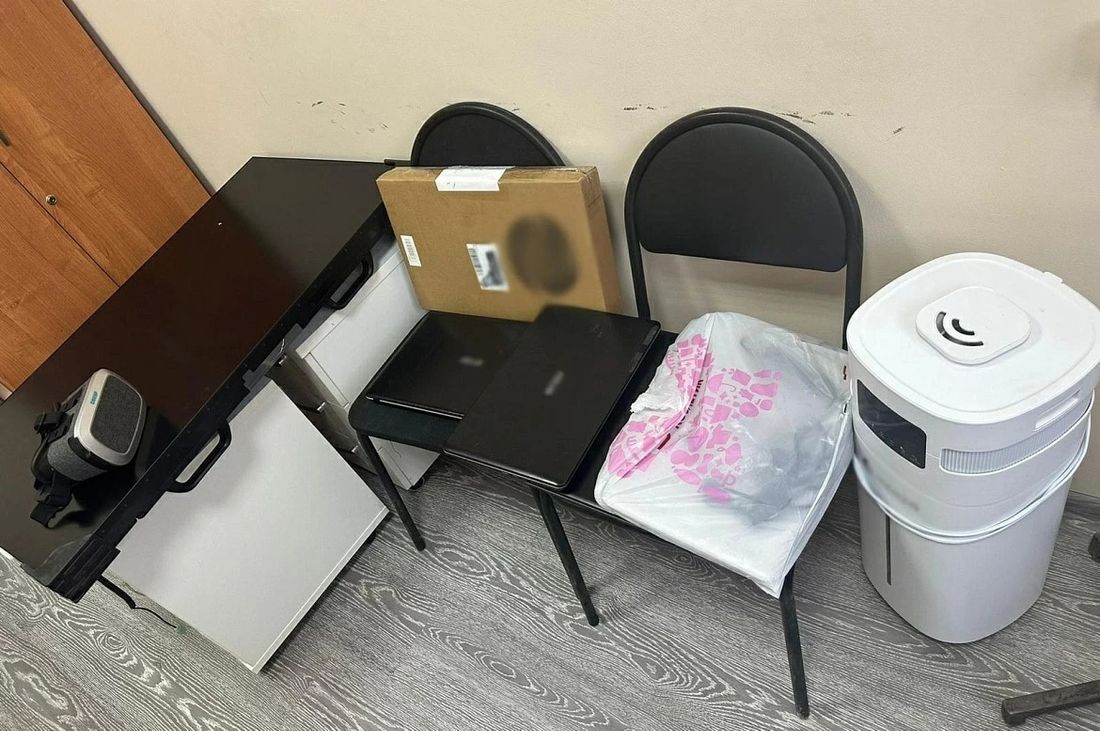 Криминал, Происшествия, Томские новости, украли арестовали криминал уголовные дела сводка происшествий жесть Томска интересные новости В Томске задержали охранницу, подговорившую родственников украсть «списанное» имущество на 1,5 млн рублей