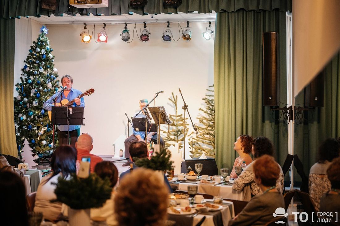 Культура в Томске, Томские новости, мероприятия концерт куда сходить культура в Томской области бард-кафе авторская песня В «Томском перекрестке» вновь заработало бард-кафе