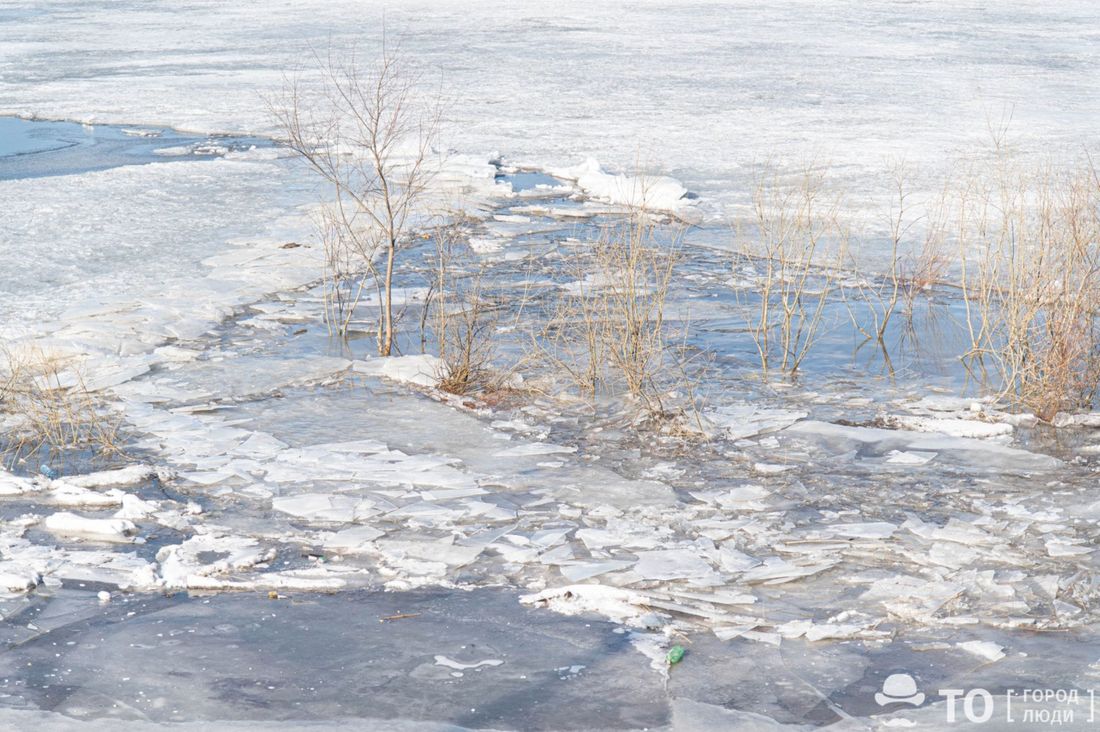 Паводок, Томские новости, лед паводок интересные новости Томска половодье движение ледовых масс ледостав ледоход на Томи Лед на Томи в Томске помогут протолкнуть тяжеловесные суда