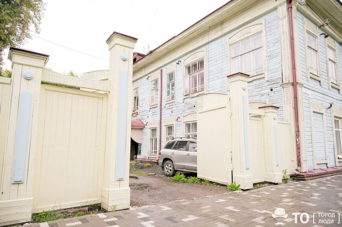 Благотворительность, Город, Городское благоустройство, Деревянная архитектура, Креативный город, Томские новости, томск благотворительность деревянное зодчество архитектура интересное новости том сойер фест восстан В Томске восстановили деревянные ворота между домами-близнецами на Белинского