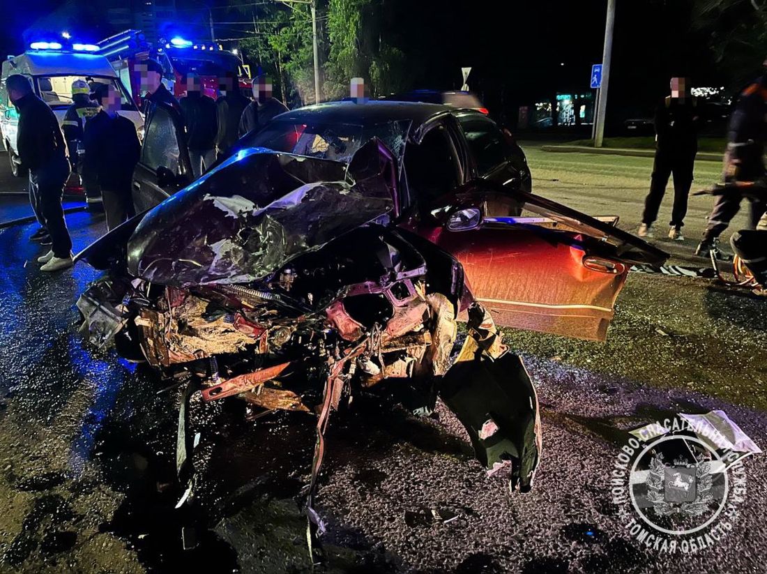 Город, Происшествия, Томские новости, авария ДТП сводка происшествий жесть Томска интересные новости дорожная обстановка аварии Двое пострадали в ночном ДТП на Иркутском тракте в Томске