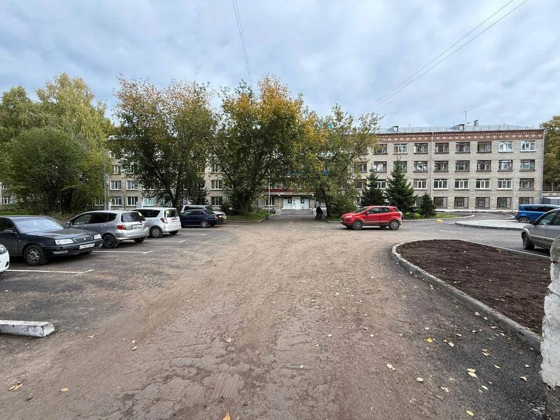 Город, Городское благоустройство, Томские новости, интересные новости Томска благоустройство город больница клиники парковки социальные учреждения В Томске достроили парковку у Горбольницы №1