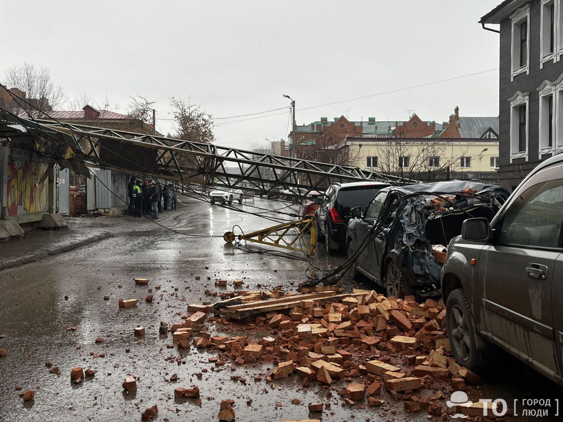 Город, Происшествия, Томские новости, кран упал происшествия инциденты интересные новости Томска Строительный кран упал в Томске, без света остались около 15 домов