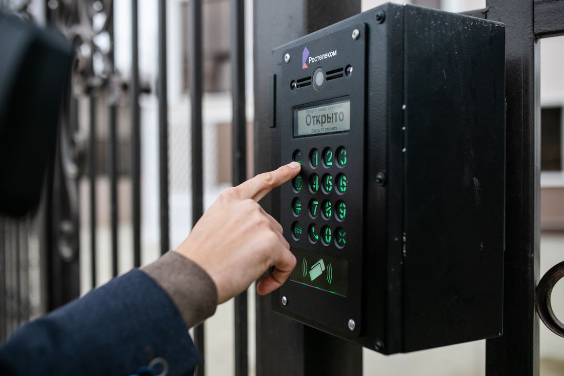Город, Ростелеком, Томские новости, интересные новости Томска благоустройство купить выбрать домофон «Ключ» к комфорту: в июле–августе еще 3 300 сибиряков начали управлять домом через смартфон