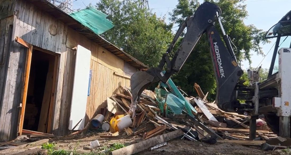 Город, Томские новости, снос лодочных станций дамба прохождение паводка махиня В Томске сносят незаконные лодочные станции