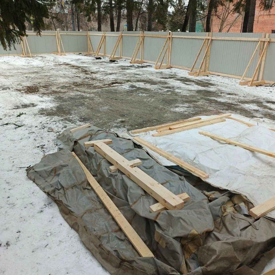 Город, Городское благоустройство, Томские новости, интересные новости Томска город памятники происшествия жесть Томска Сквер памяти в Томске демонтировали из-за вероятности обрушения гаража