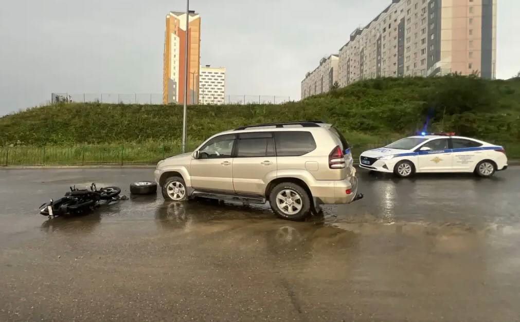 Город, Происшествия, Томские новости, авария ДТП жесть Томска интересные новости сводка происшествий дорожная обстановка ситуация на дорог Подросток на мотоцикле столкнулся с иномаркой в Томске