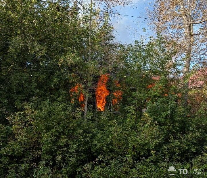 Город, Деревянная архитектура, Дом за рубль, Происшествия, Томские новости, пожар сводка происшествий жесть Томска интересные новости В Томске загорелся исторический дом на Советской