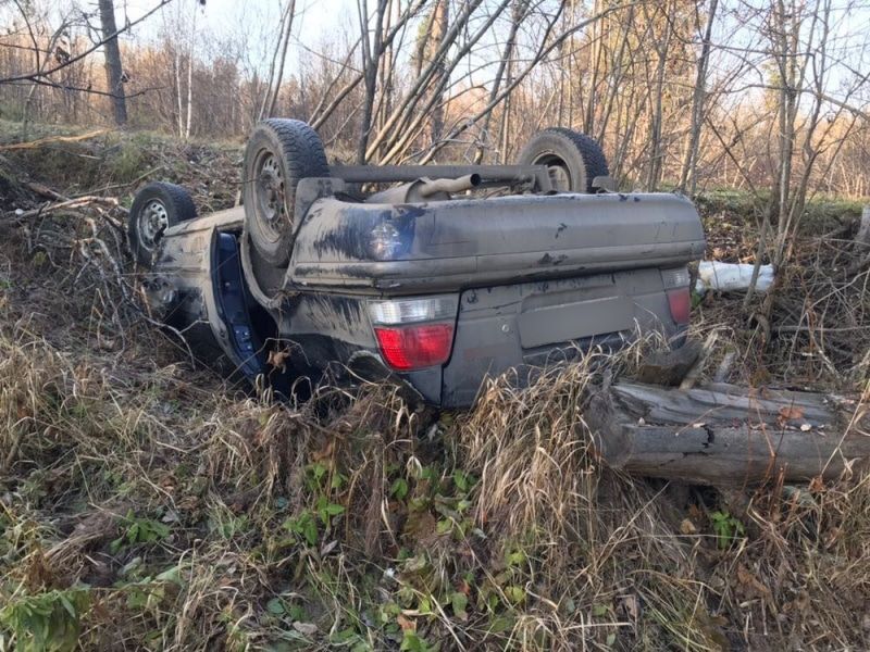 Происшествия, Томские новости, дтп авария пострадал вылетел с трассы на Межениновке На трассе под Томском иномарка съехала с дороги, врезалась в дерево и опрокинулась