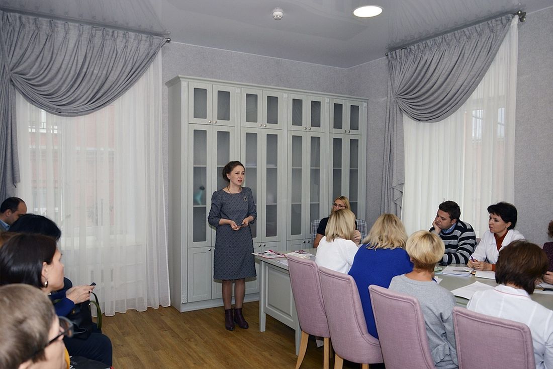 Медицина и здоровье, Томские новости, Врачи томского онкодиспансера узнали, как взаимодействовать с общественностью